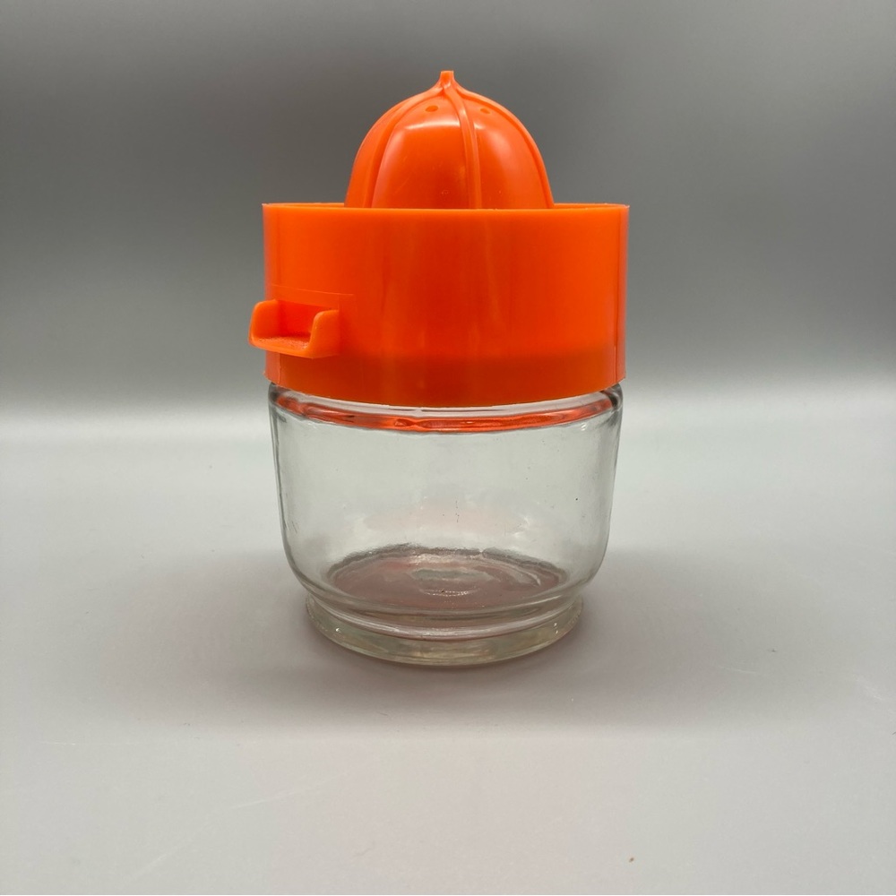 Vintage Gemco Glass Citrus Juicer (2 Cup) EVC